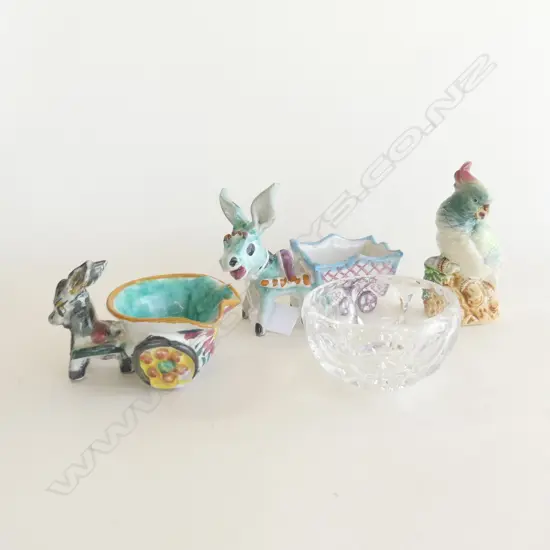 THREE COLOURFUL ANIMALS AND ONE CRYSTAL BOWL (1 AF)