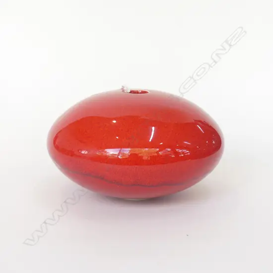 PETER COLLIS RED GLAZE STUDIO POTTERY ORB VASE 160mm dia (18800)