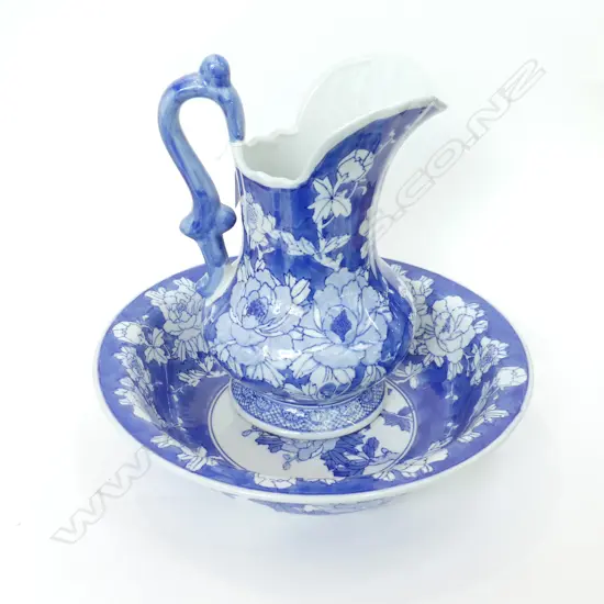 B/W WATER PITCHER & BASIN 340mm dia