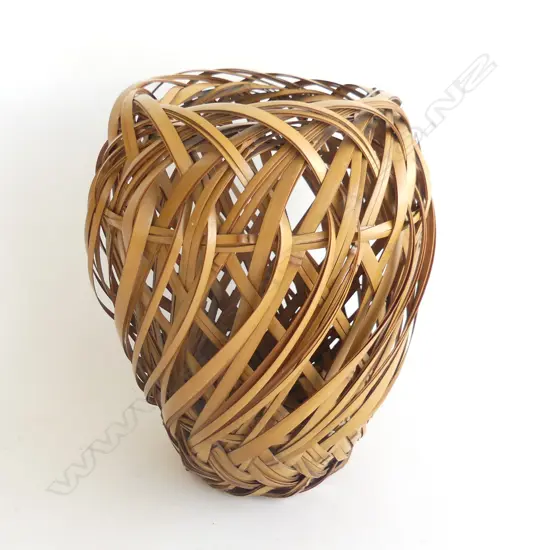 VINTAGE JAPANESE WOVEN BASKET WEAVE IKIBANA VASE H.230mm