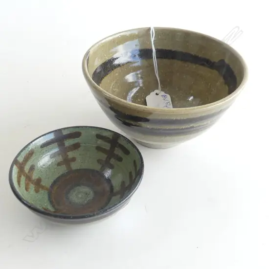 2 STUDIO POTTERY BOWLS; ANNEKE BORREN 95mm dia & PAUL MELSER 140mm (AK33)