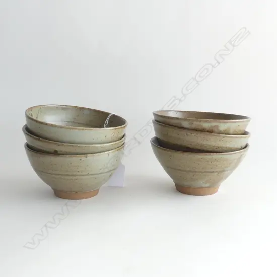 6 PETER STICHBURY POTTERY BREAKFAST BOWLS, DIA. 130MM