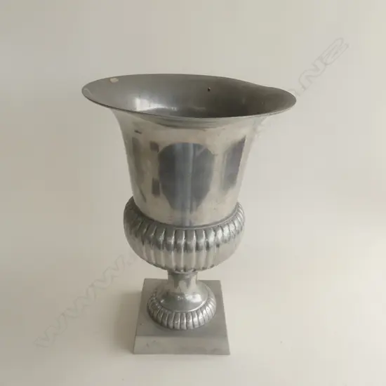 LGE SILVER METAL URN H.445mm