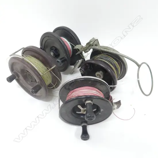 4 VINTAGE BAKERLITE FISHING REELS