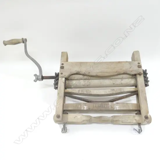 VINTAGE MANGLE