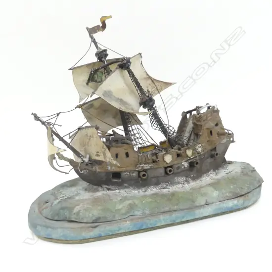 VINTAGE TIN GALLEON SHIPWRECK – L. 270 x 220MM
