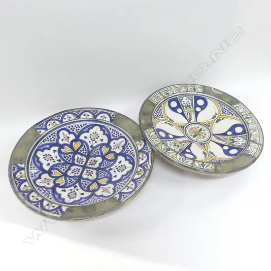 PR DMANI SAFI SIGNED POTTERY DISHES, DIA 340MM (EX SULTAN OF BRUNEI)