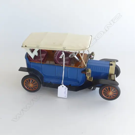 TIN TOY VINTAGE FORD CAR L.265mm (AK20032)