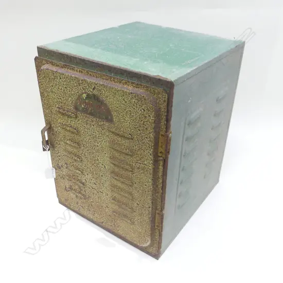 VINTAGE GALVANISED FOOD SAFE 430 X 330MM