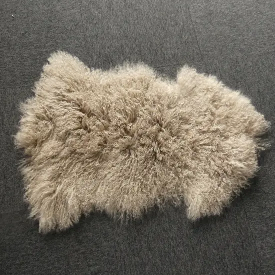 BEIGE LAMB HIDE RUG 950x600mm