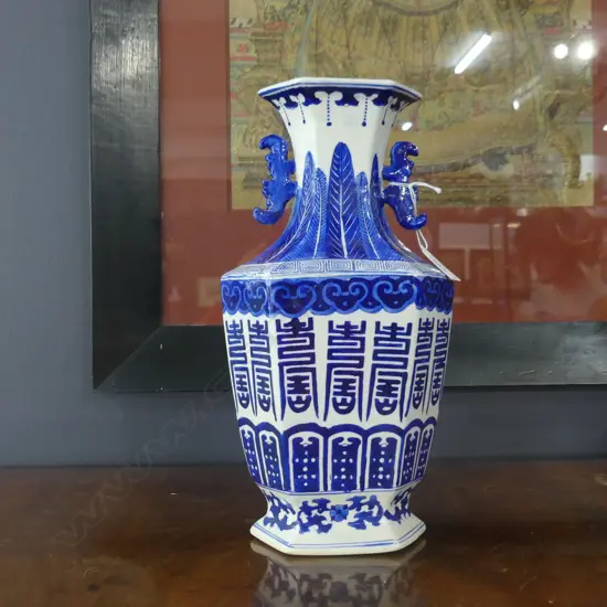 B/W ORIENTAL VASE H.320mm