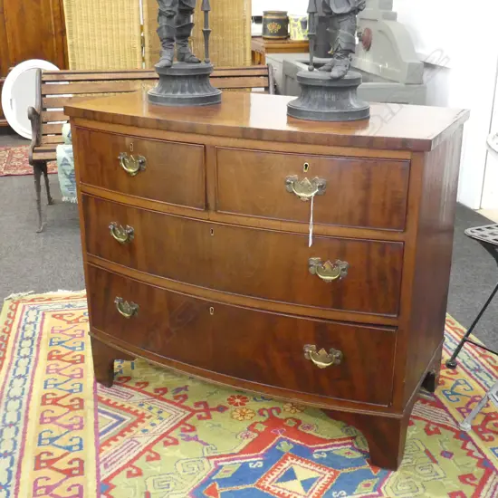 MID 19thC BOW FRONT 4 DRAWER BATCHELORS CHEST 900x500x780mm