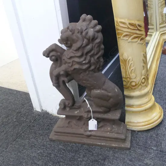 CAST IRON LION DOOR STOP H.360mm