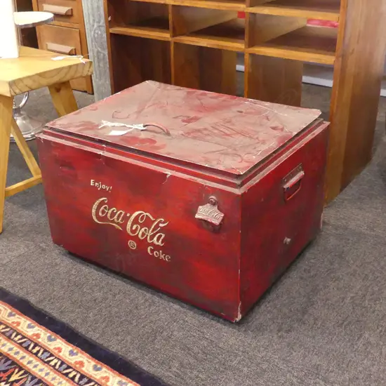 LGE VINTAGE STYLE RED PAINTED METAL 'COCA-COLA' DRINKS COOLER ICEBOX 580x440x380mm