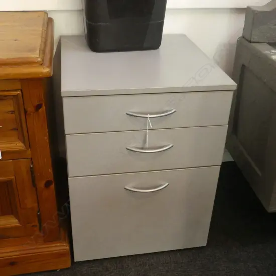 FILING CABINET WITH 2 DRAWERS ON CASTORS H 620 MM
