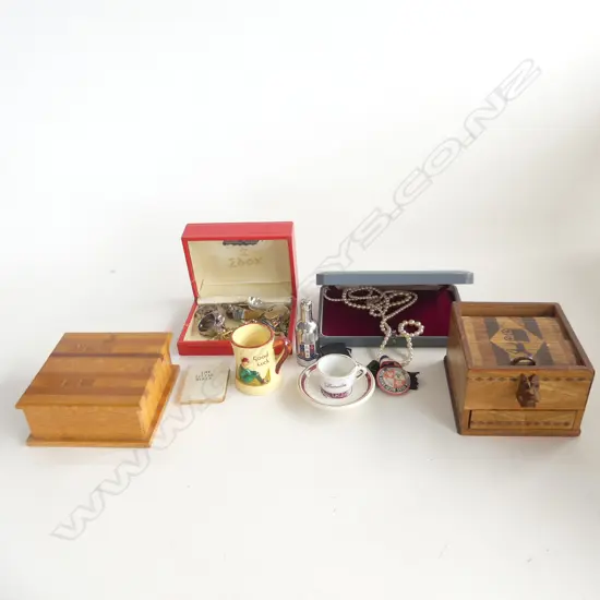 SMALL BOX COSTUME JEWLERY  CIG BOX  NZ WOODS BOX ETC 20987