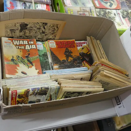 BOX ASST VINTAGE FLEETWAY LIBRARY BATTLE PICTURE COMIC BOOKS, SOME A/F APPROX 100