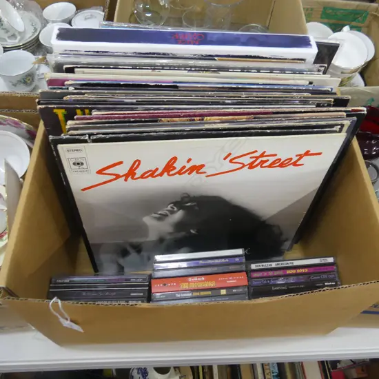 ASST ROCK RECORDS AND CDS APPROX 30 LPS