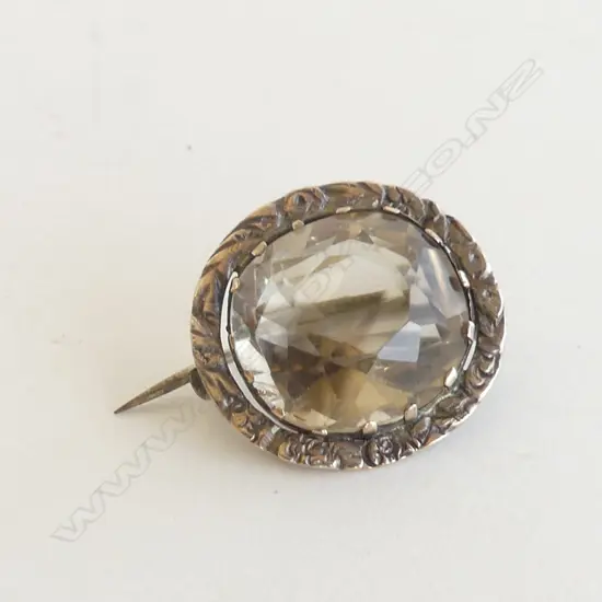 ANTIQUE GOLD ? FRAMED ROCK QUARTZ BROOCH (20602)