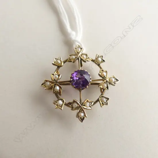 EDW 9CT AMETHYST & SEED PEARL PENDANT BROOCH