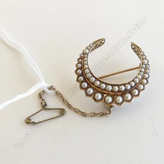 VICT. 15CT GOLD & SEED PEARL CRESCENT BROOCH