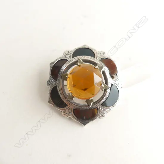 STG SILVER & STONE SCOTTISH BROOCH, DIA 35MM