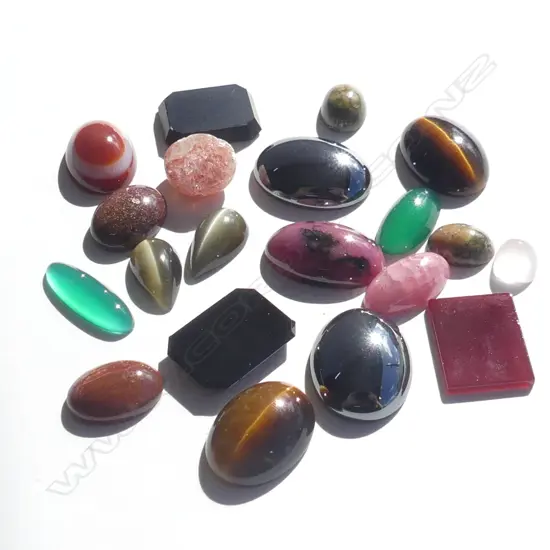 BOX SEMI PRECIOUS GEM STONES 