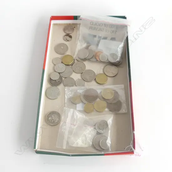 TRAY OF MIXED COINS & CHAIN AK20880