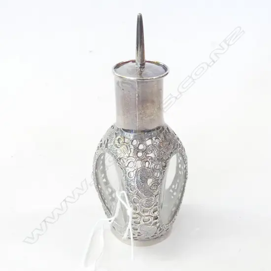 VINTAGE SCENT BOTTLE, GLASS WITH ORNATE STG SILVER OVERLAY H. 120MM (21151)