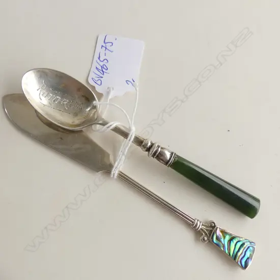 2 NZ SILVER TEASPOONS POUNAMU & PAUA HANDLES (20953)