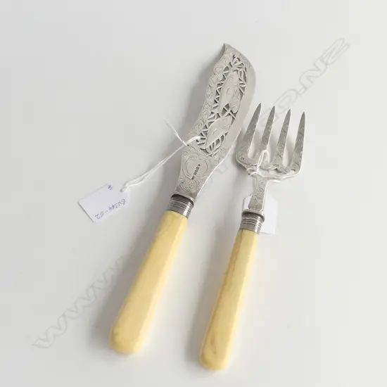 PR EARLY VICTORIAN SILVER & IVORY ENGRAVED FISH SERVERS SHEFF.1847 1 handle w hairline crack