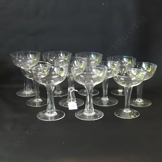 11 HOLLOW STEM CHAMPAGNE GLASSES (5+5+1) H.130mm