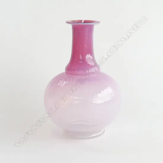 PINK TEXTURED HAND BLOWN GLASS VASE H. 200MM (20252)