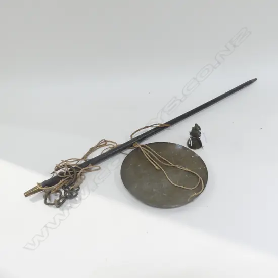OLD ORIENTAL SCALE + BRASS CHICKEN WEIGHT + JAPANESE GOLD SCALES IN CARVED WOODEN FISH L.150mm 