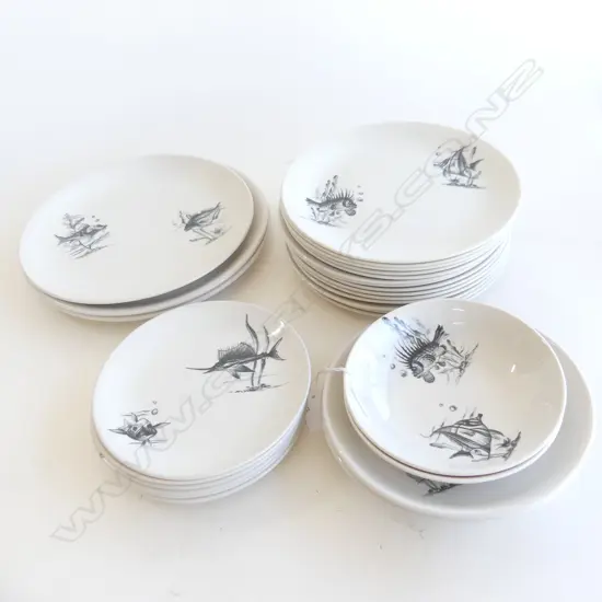 27 PCS CROWN LYNN NEPTUNE PATTERN IRONSTONE ASST PLATES & BOWLS