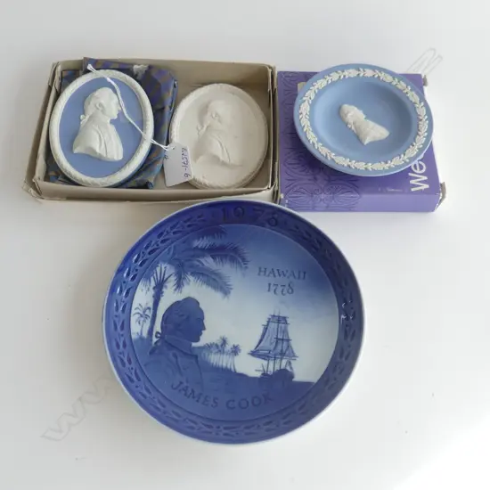 4 CAPTAIN JAMES COOK PLAQUES & PLATE: 2 WEDGWOOD & 1 R/COPENHAGEN