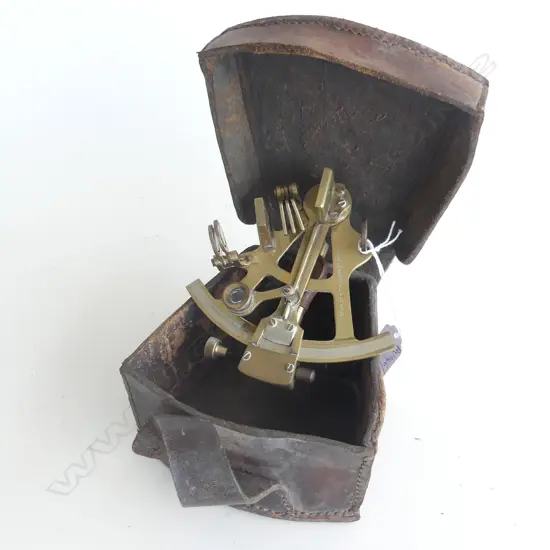 BRASS SEXTANT IN LEATHER CASE; STANLEY TURNSTILE LONDON W.125mm (AK21136)