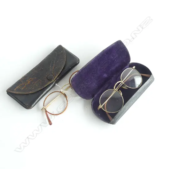 2 PRS VINTAGE SPECTACLES - GOLD?