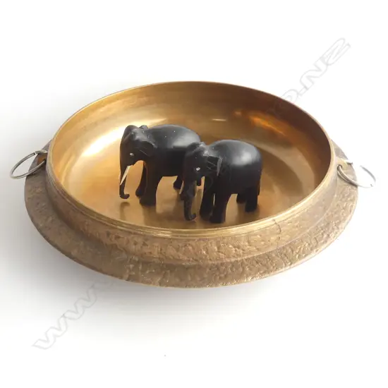 BRASS DISH 300mm dia + PR EBONY ELEPHANTS H.75mm