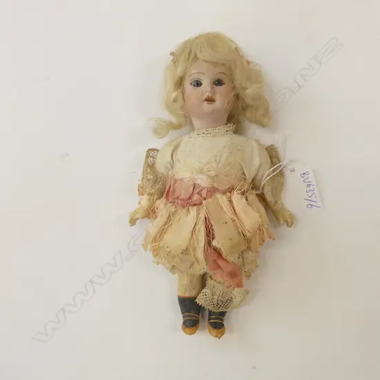VINTAGE PORCELIAN BLONDE WIG ORIGINAL VICTORIAN CLOTHES AF