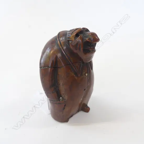 TREEN SNUFF BOX OLD MAN