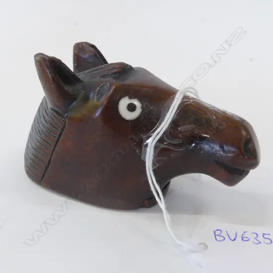 TREEN SNUFF BOX HORSE HEAD 
