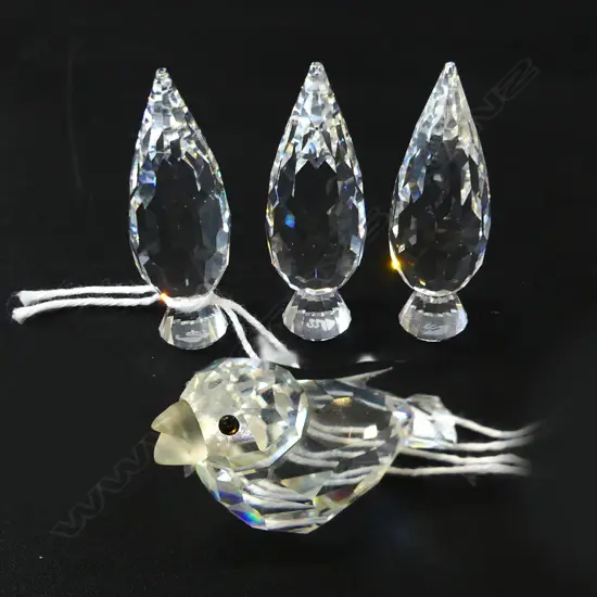 SM SWAROVSKI BIRD + 3 SM FIR TREES. BOTH IN ORIGINAL BOXES 