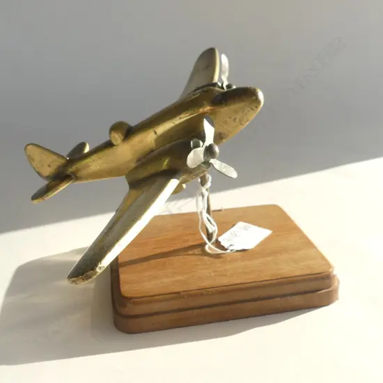 OLD BRASS WW2  TWIN ENGINED BOMBER AEROPLANE ON STAND. W 234mm