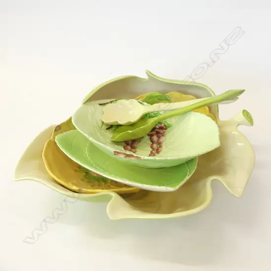 SM BOX ASST CARLTON WARE, INCL SERVERS