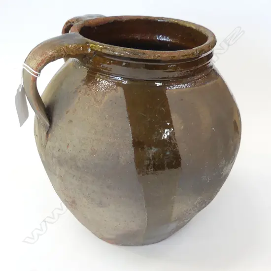 FRENCH PROVINCIAL DOUBLE STRAP POT