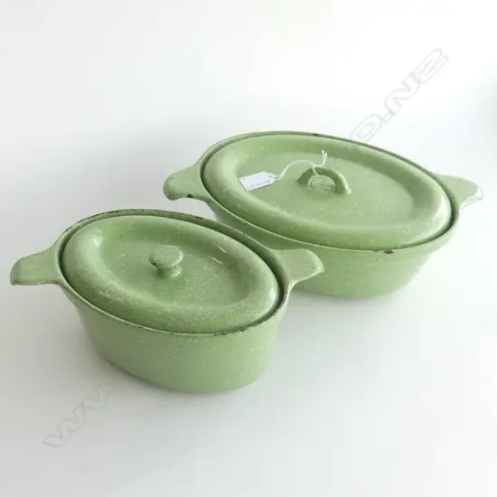 2 VINTAGE GREEN ENAMELED CAST IRON RADAWARE OVAL LIDDED CASEROLES L.300mm