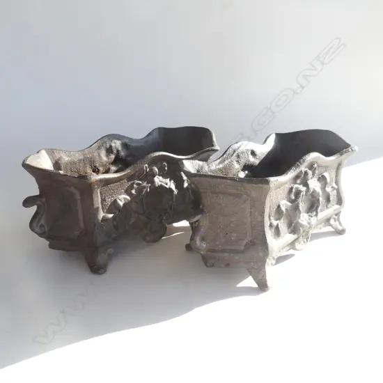 PR CAST IRON PLANTERS 285 X 1409MM