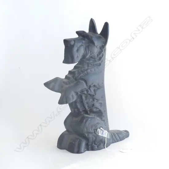 LARGE BLACK CAST IRON SCOTTIE DOG DOOR STOPPER H. 360MM