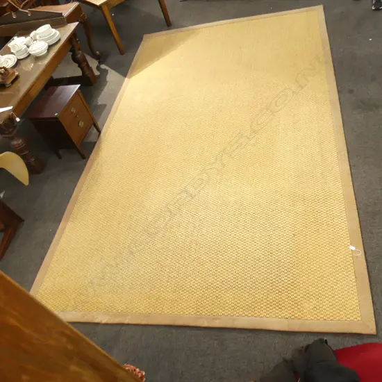 LARGE SISAL RUG